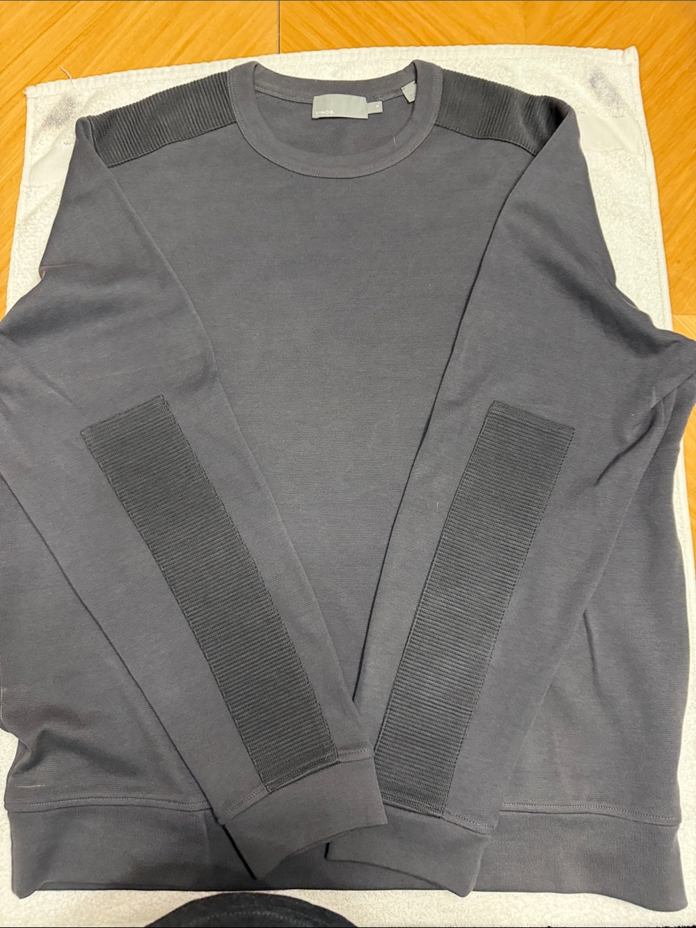 Men's Vince Crewneck Sweater in Dark Gray